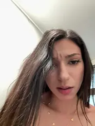 -_MiaQueen_- webcam model stream image