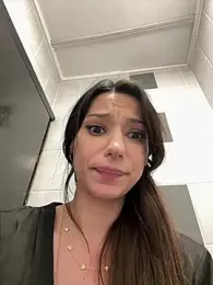 -_MiaQueen_- webcam model stream image