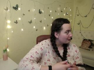 Milana Ora webcam model stream image