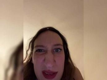 Chikipikin webcam model stream image