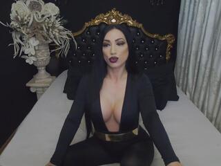 Mikyy Lovee webcam model stream image