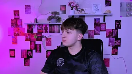 travis_wolf_ webcam model stream image