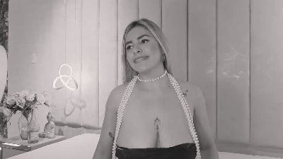 JulieDeep_ webcam cam4 model stream image