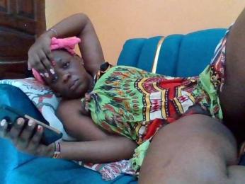 Prettyblackgal webcam bongacams model stream image