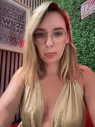 The_Snowwhitee stripchat stream image, 20.05.2025 18:30