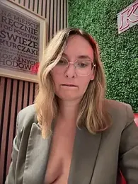 The_Snowwhitee stripchat stream image, 28.05.2025 19:10