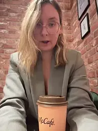 The_Snowwhitee stripchat stream image, 13.06.2025 19:10