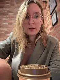 The_Snowwhitee stripchat stream image, 13.06.2025 19:10