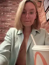 The_Snowwhitee stripchat stream image, 06.07.2025 09:10