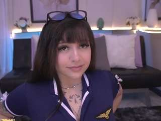 zoe-cruz21 camsoda stream image, 12.07.2025 12:00