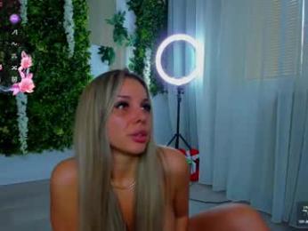 zinasquirts chaturbate stream image