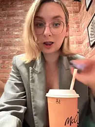 The_Snowwhitee stripchat stream image, 18.07.2025 19:10