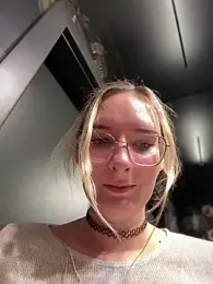 The_Snowwhitee stripchat stream image, 13.02.2025 19:30