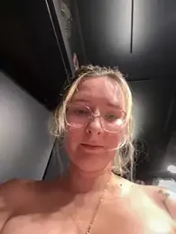 The_Snowwhitee stripchat stream image, 08.08.2025 19:10