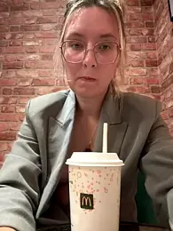 The_Snowwhitee stripchat stream image, 08.08.2025 19:10