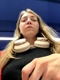 Sunny___Bunny stripchat stream image, 12.08.2025 11:10