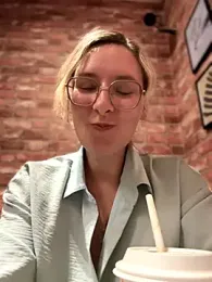 The_Snowwhitee stripchat stream image, 13.08.2025 19:10