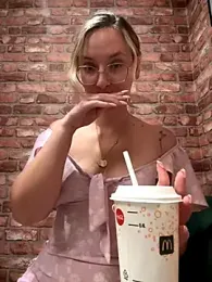 The_Snowwhitee stripchat stream image, 13.08.2025 19:10