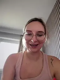 The_Snowwhitee stripchat stream image, 15.02.2025 19:40