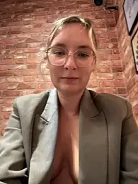 The_Snowwhitee stripchat stream image, 14.09.2025 08:10