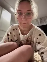 The_Snowwhitee stripchat stream image, 18.02.2025 19:10