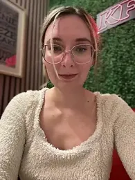 The_Snowwhitee stripchat stream image, 18.02.2025 19:10