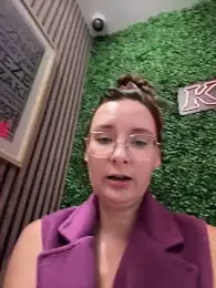 The_Snowwhitee stripchat stream image, 05.10.2025 09:00