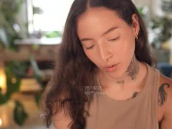 effylowell_ chaturbate stream image, 29.10.2025 16:50