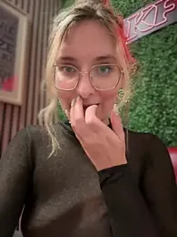 The_Snowwhitee stripchat stream image, 22.02.2025 09:00