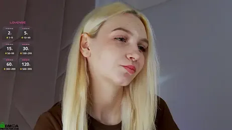 SaraHearts stripchat stream image