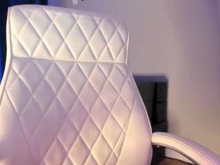 akura011 camsoda stream image