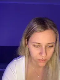 lunawolf21 stripchat stream image