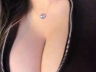 akura011 camsoda stream image