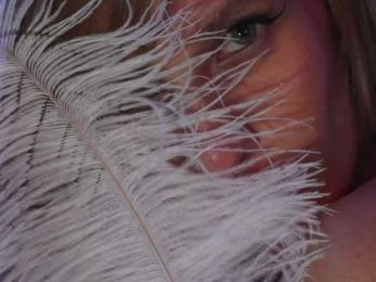 ALVUWKA bongacams stream image