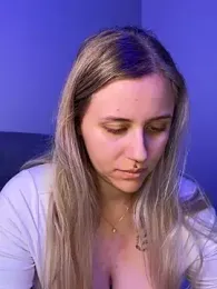 lunawolf21 stripchat stream image