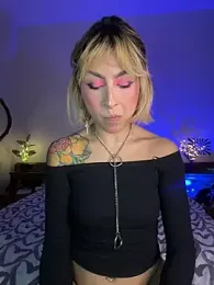 Cinamoonn stripchat stream image