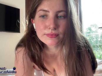 EzheVika bongacams stream image