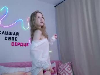 b4by_emilia chaturbate stream image