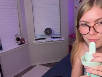 elliee81 chaturbate stream image, 05.04.2026 21:00