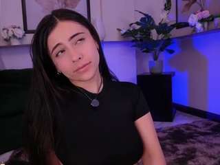 zoe-cruz21 camsoda stream image, 07.04.2026 12:20