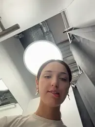 DollyTall stripchat stream image