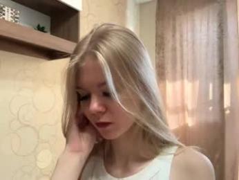 dewdropdoll chaturbate stream image, 20.04.2026 07:00