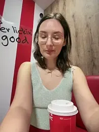 The_Snowwhitee stripchat stream image, 07.05.2026 09:00