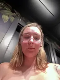 The_Snowwhitee stripchat stream image, 17.03.2025 19:10