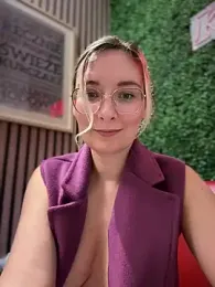 The_Snowwhitee stripchat stream image, 18.03.2025 19:00