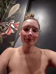 The_Snowwhitee stripchat stream image, 21.03.2025 19:00
