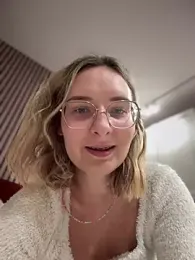 The_Snowwhitee stripchat stream image