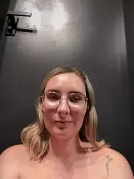 The_Snowwhitee stripchat stream image, 10.04.2025 18:30