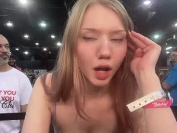 eve003300 chaturbate stream image, 11.04.2025 22:10