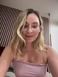 The_Snowwhitee stripchat stream image, 22.04.2025 09:10
